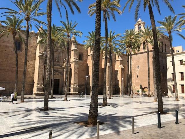 Rg Apartamentos Almeria Luaran gambar